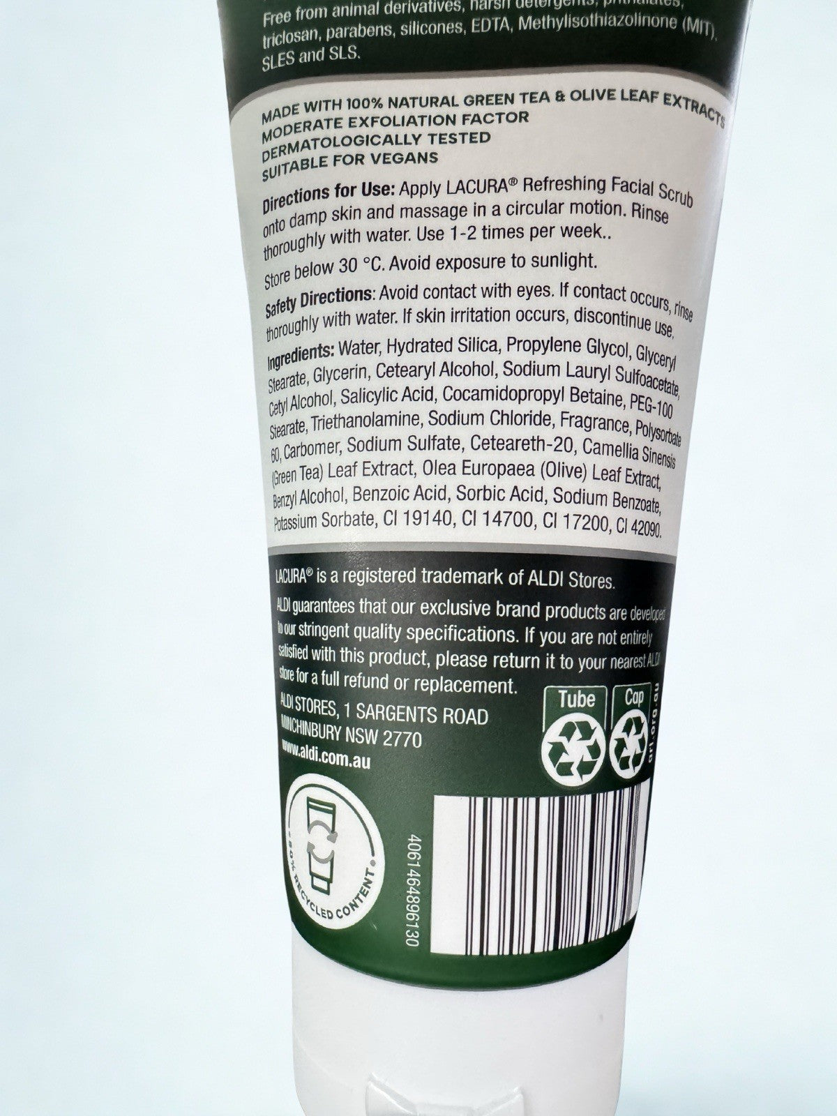 Lacura Refreshing Facial Scrub with Green Tea&Olive Leaf Relaxed&Refreshed 150ml